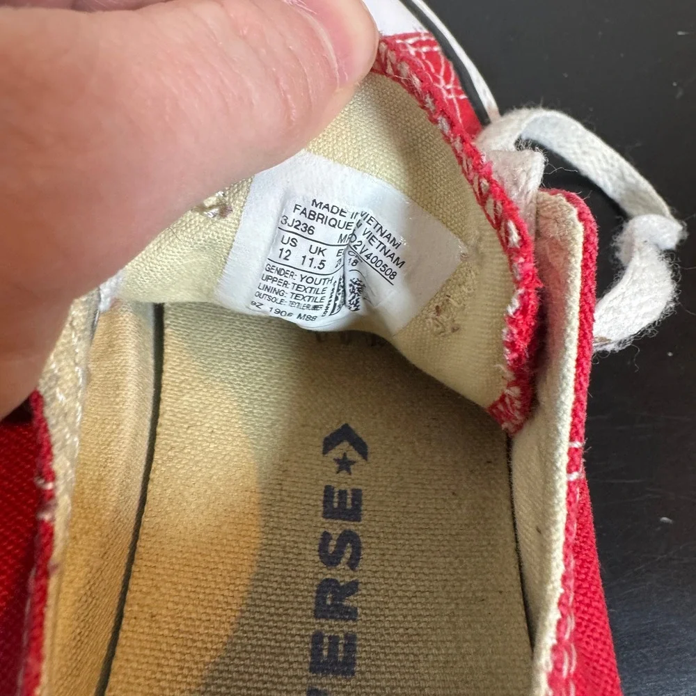 Converse Chuck Taylor‎ All Star Low Top Red Canvas Shoes Youth 12